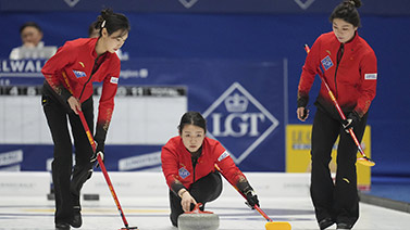 式正在逐步 式正在逐步