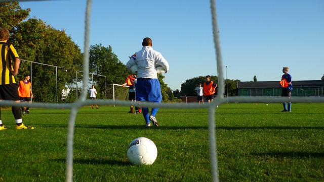 维护赛场公 维护赛场公